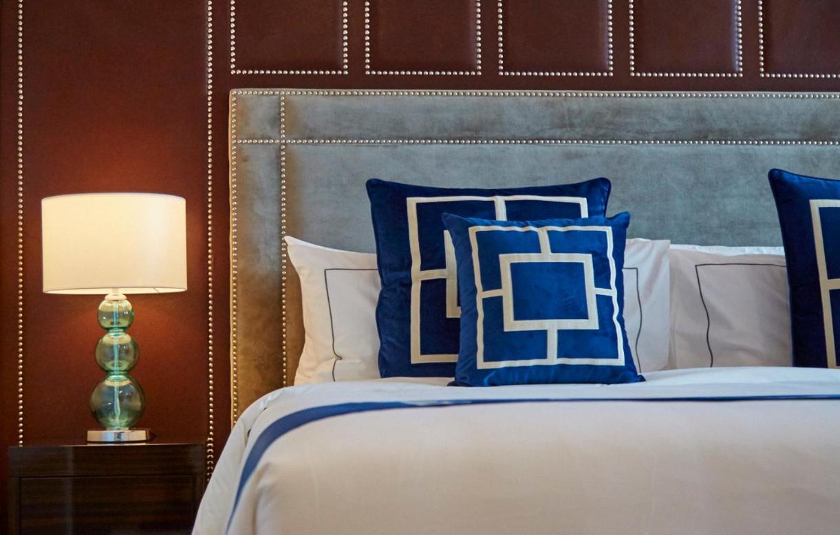 קואלה לומפור The Face Style Hotel מראה חיצוני תמונה A bed with a headboard