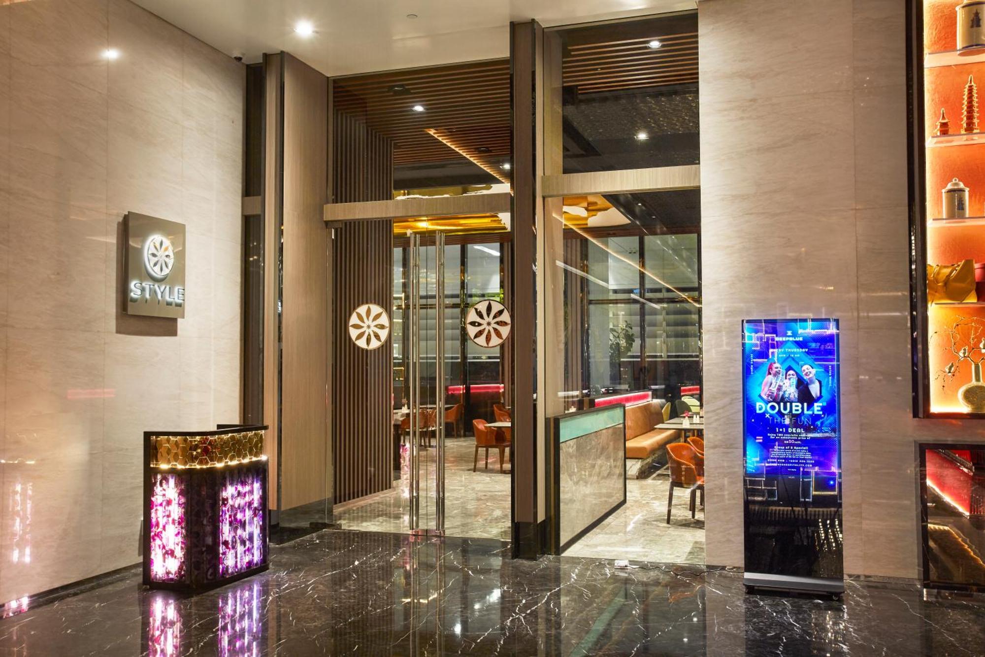 קואלה לומפור The Face Style Hotel מראה חיצוני תמונה Entrance of Double Club